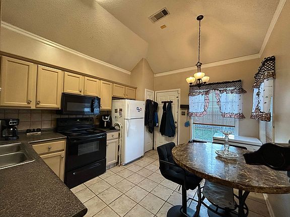 3rd image of 741 N Sanga Rd