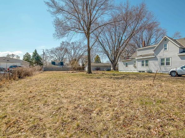 1168 Klaus St, Green Bay, WI 54302