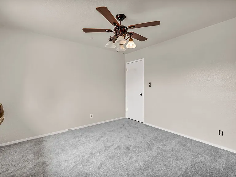 17575 Parrot Dr — Photo 23