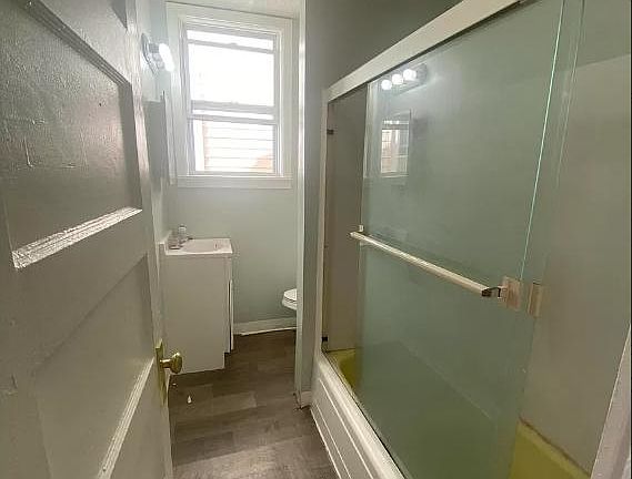 5th image of 327 2nd St Unit 2