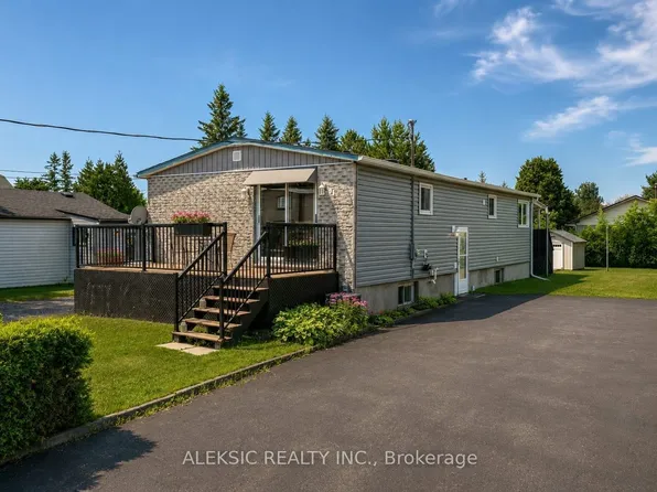 91 Montcalm St, Azilda, ON P0M 1B0