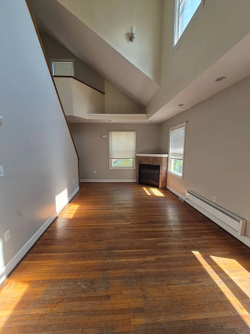 Building Photo - 56 Meigs St