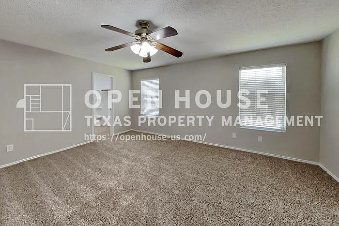 4940 Waterford Dr — Photo 8