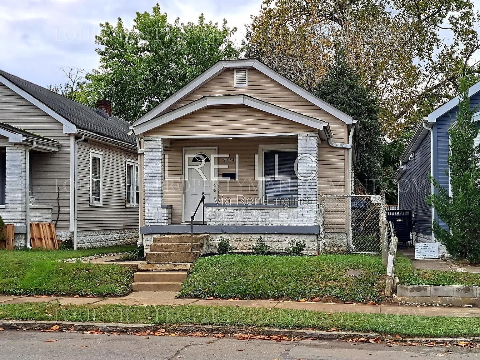 2 bed, 1.0 bath, 950 sqft, $1,050 — Photo 1