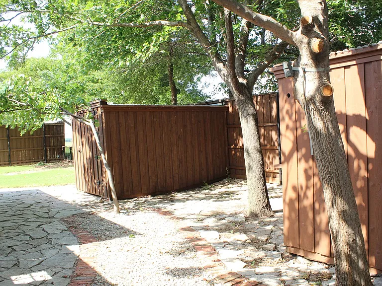 11000 Breezewood Dr — Photo 28
