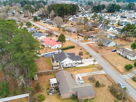 5th image of 712 Luttie Rd.