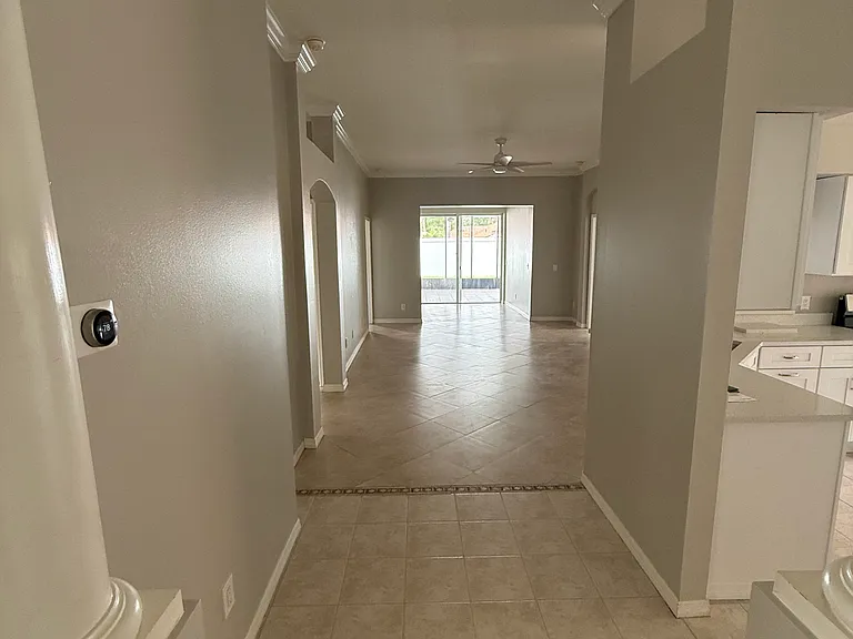 1121 Lumsden Pointe Blvd — Photo 3