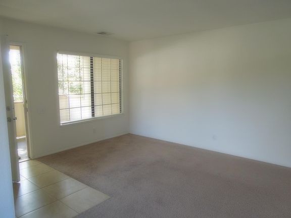 5th image of 402 Colony Cove Dr