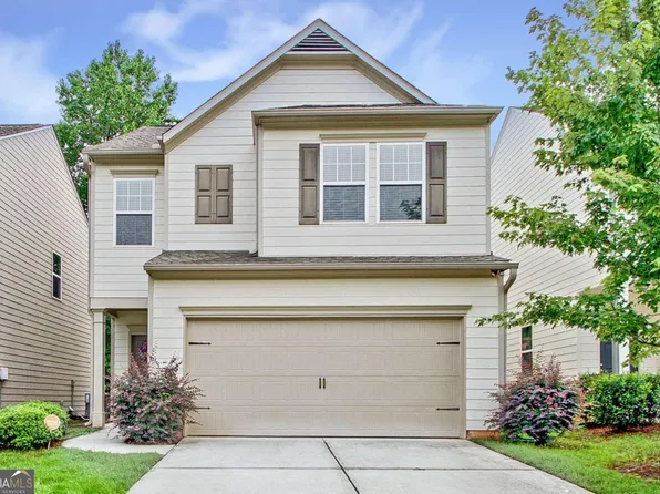 86 Newnan Lakes Dr, Newnan, GA 30263