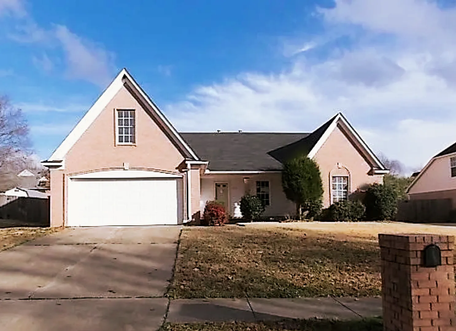 Lovely Bartlett Home In The Beautiful Bartlett Estates Subdivision! Backyard Is Fully Fenced! Pet... — Photo 1