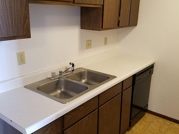 3rd image of 3223 Scenic Dr #11