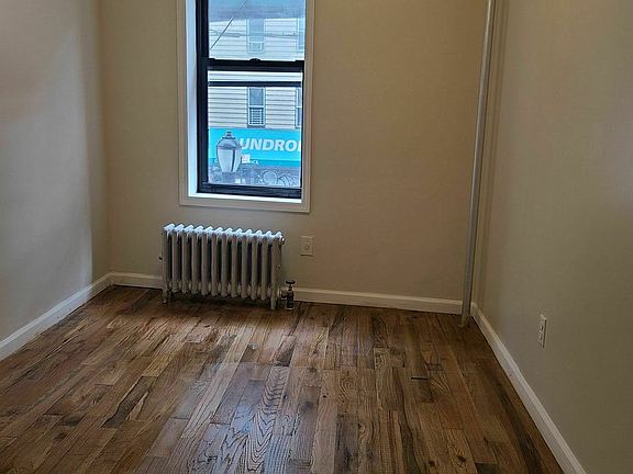 4th image of 101-19 Jamaica Ave #2