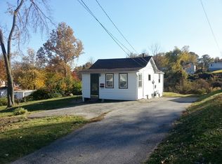 318 Chambers Rd, Saint Louis, MO 63137