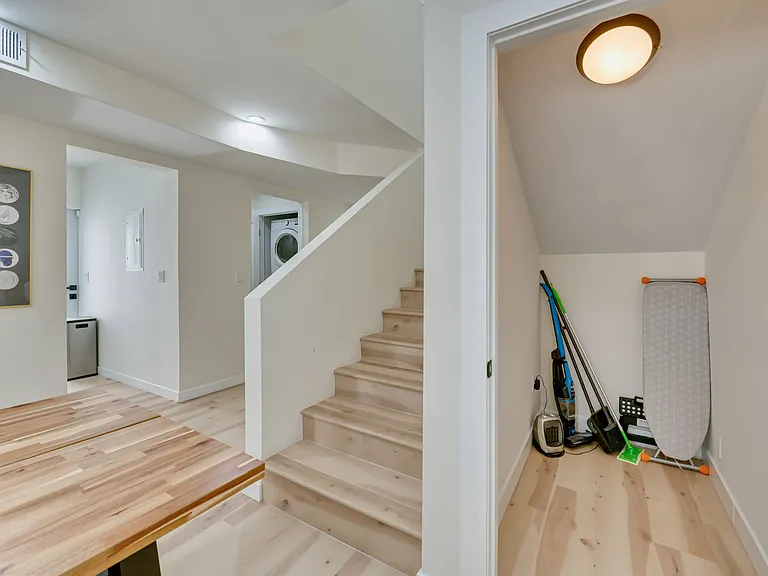 9042 Phyllis Ave #A — Photo 17