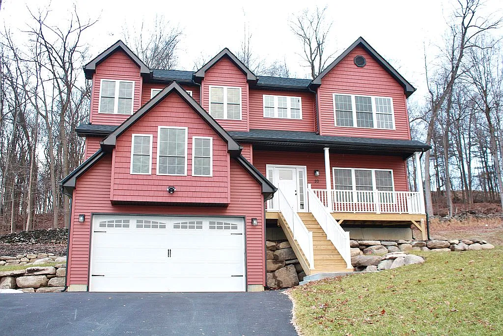 20 McDonald Ct photo 1