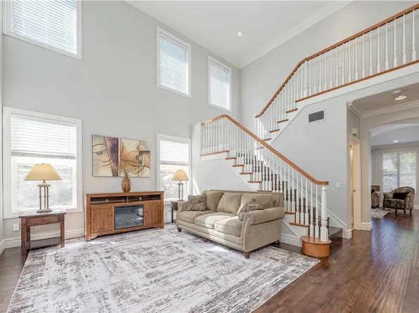 18571 Amalia Ln, Huntington Beach, CA 92648