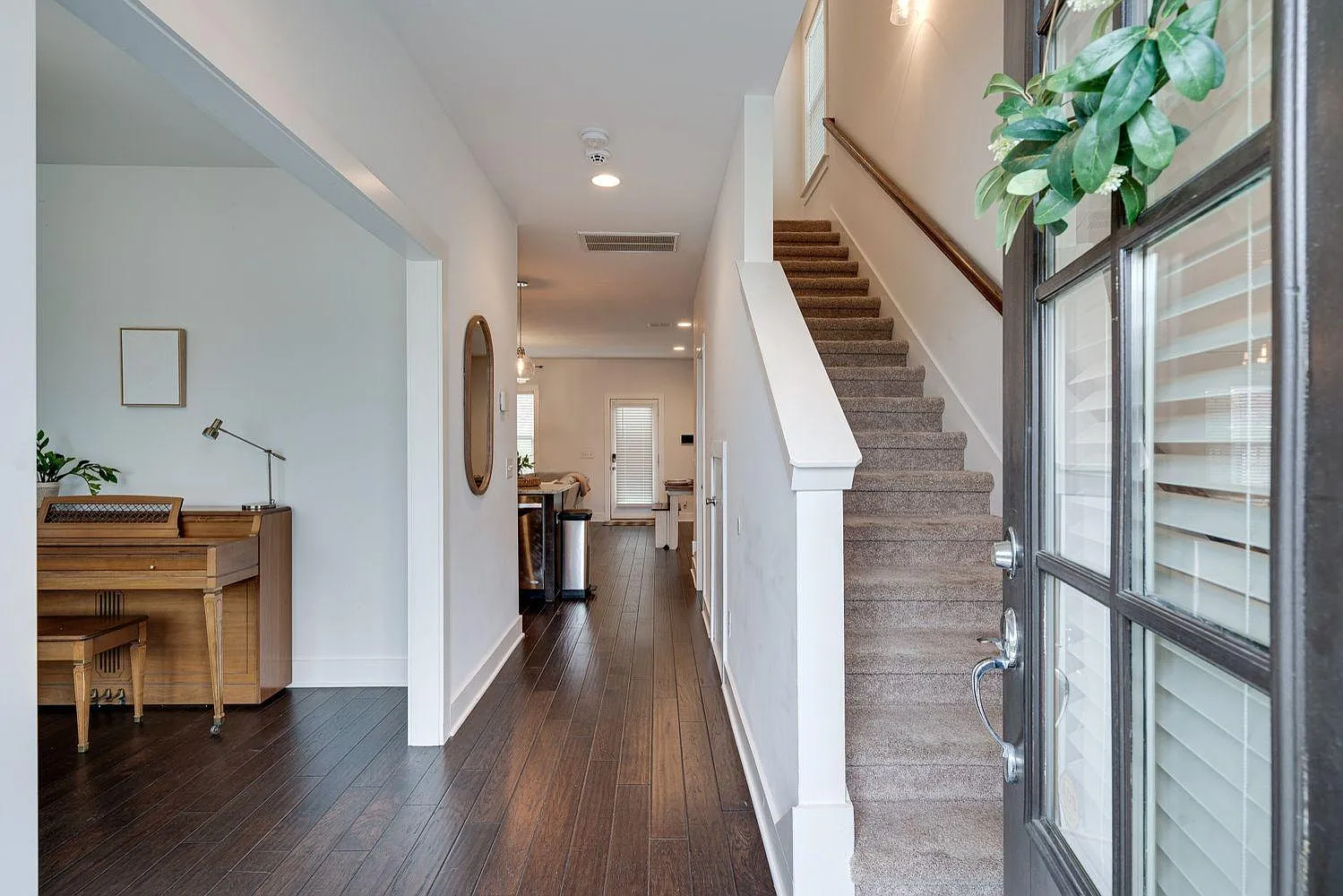 3 bed, 2.5 bath, 2168 sqft, $3,100 — Photo 3
