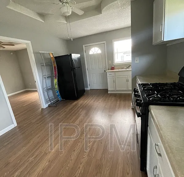 317 Oklahoma St — Photo 6