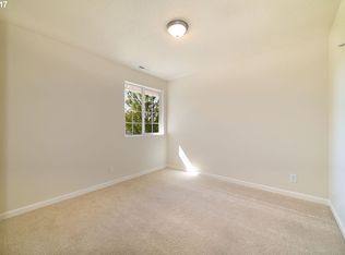 1920 S 8th St, Cottage Grove, OR 97424