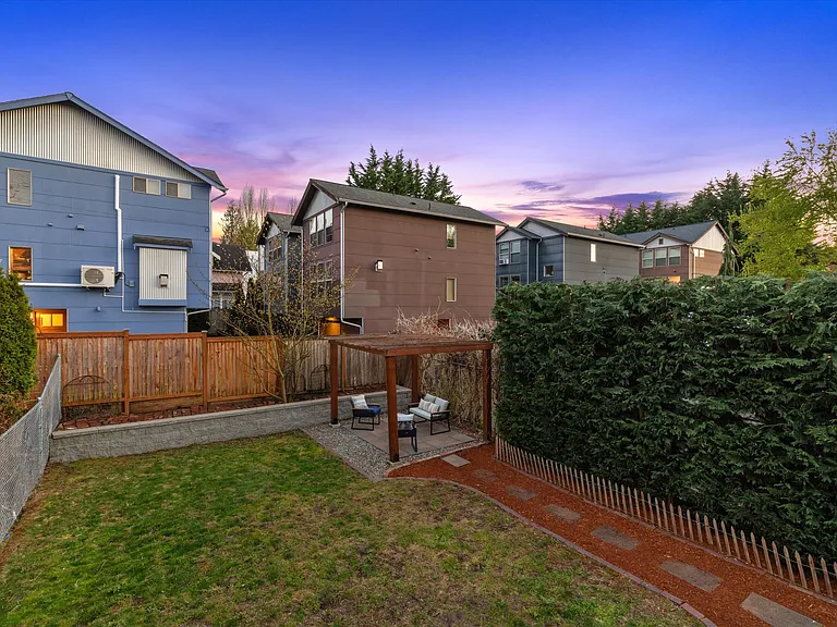 3557 S Hudson St — Photo 15