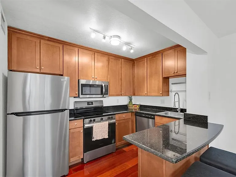 210 5th Ave S #404 — Photo 10