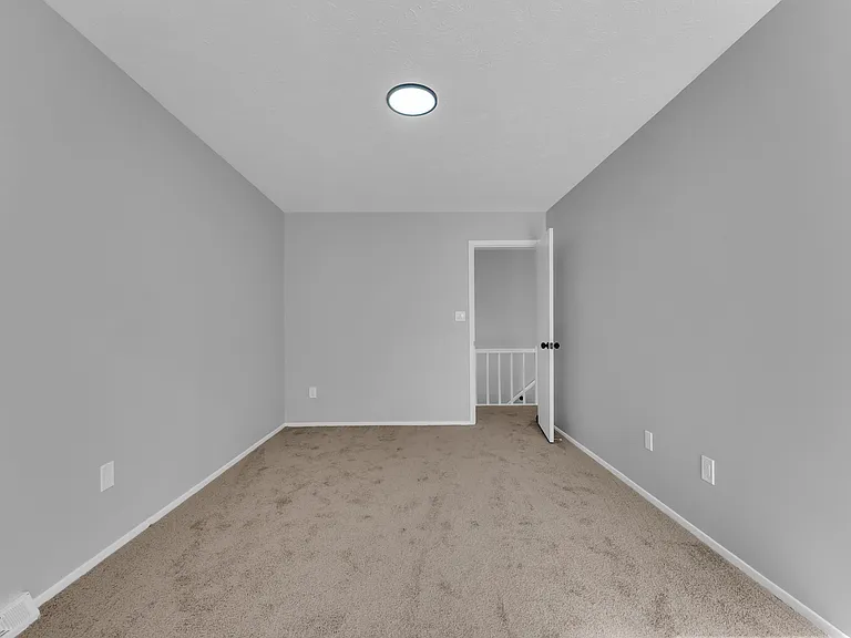 518 Turnberry Ln — Photo 20