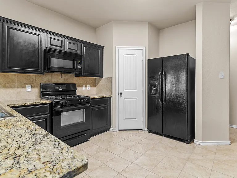 2517 Carolina Dr — Photo 13