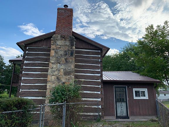 5th image of 215 Miller Ave