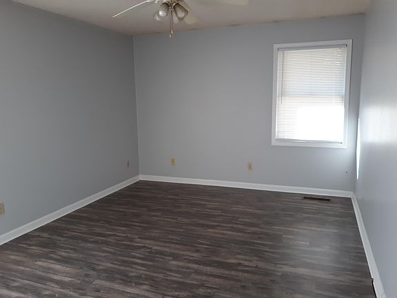 2nd image of 1412 Michelle Dr #B