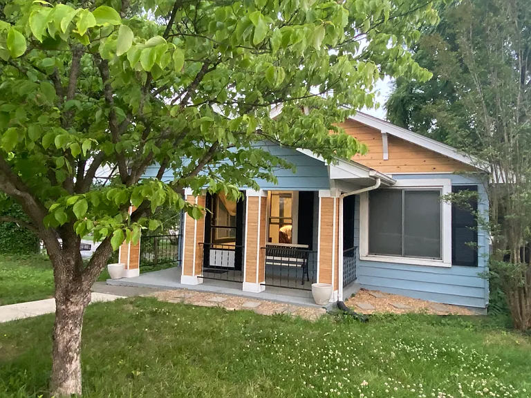 E Cedar St — Photo 20
