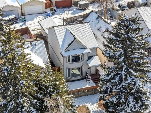 81 N Queen Anne Close SE, Calgary, AB T2J 6E4