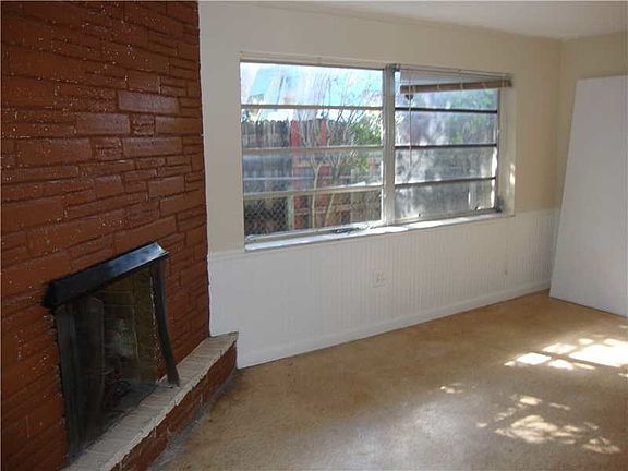 3rd image of 15231 NE 11th Ct