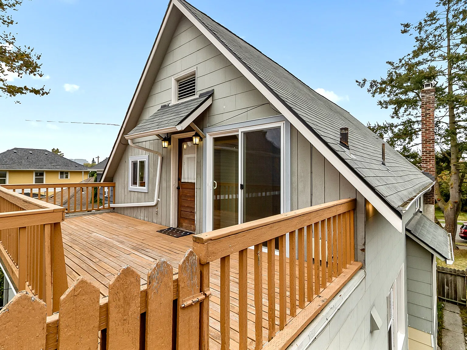 2118 Hoyt Avenue - 2 — Photo 4
