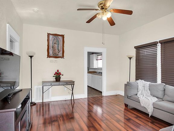 5th image of 1501 Drakeley Ave