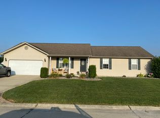 135 Jefferson Dr, Breese, IL 62230