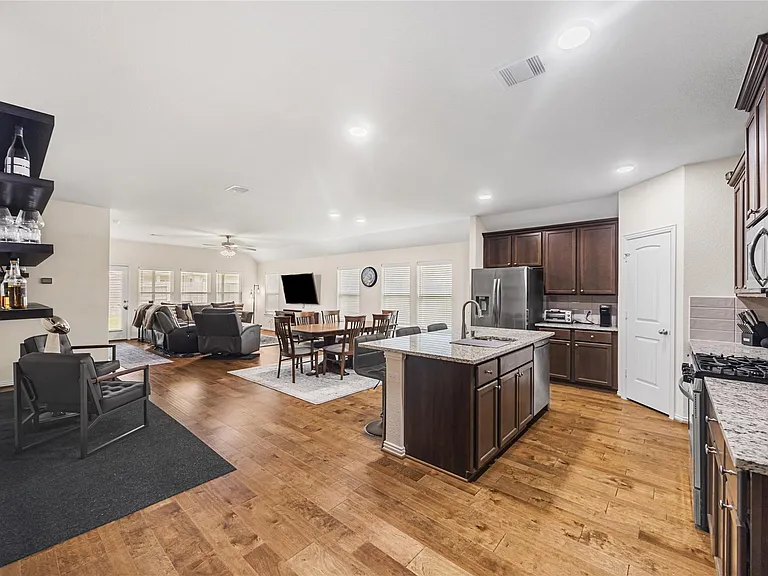 15014 Wiltshire Castle Ln — Photo 5