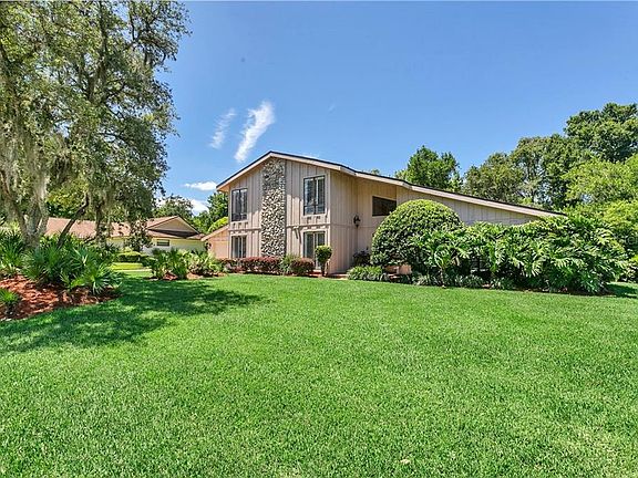 2nd image of 239 E Hornbeam Dr