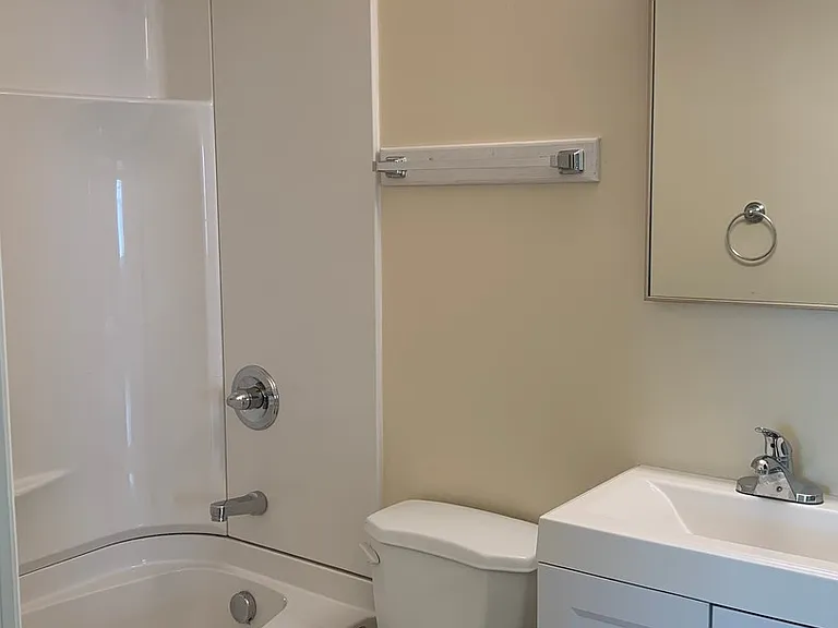 752 Addison Ave — Photo 8