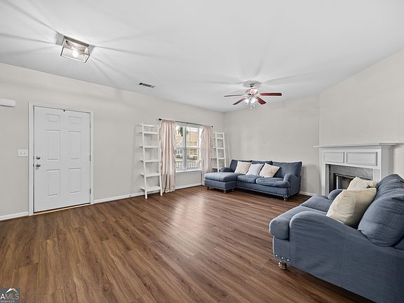 3rd image of 35 Kevin Ct