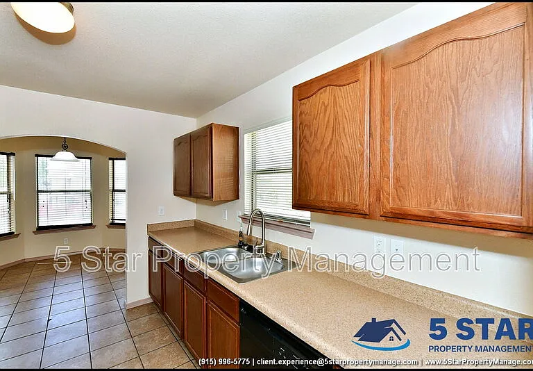 11613 Ochre Bluff Ln — Photo 12