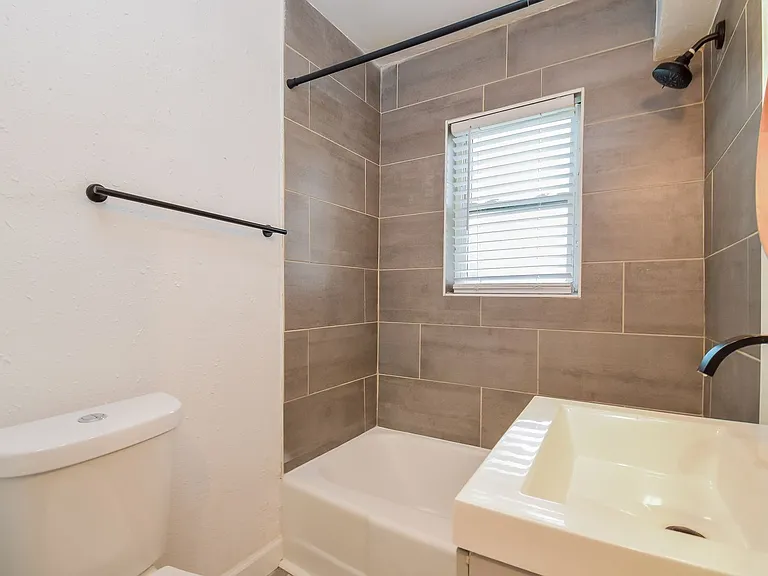 401 Clifton Rd NE #2 — Photo 14