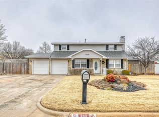 709 SW 27th St, Moore, OK 73160