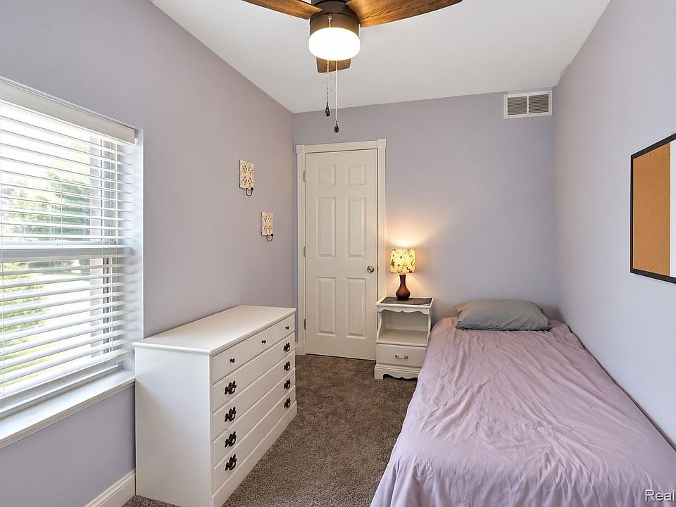 510 S Michigan Ave, photo 26