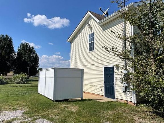 View of entry to stairwell for upstairs unit. Downstairs & upstairs units have private entry.