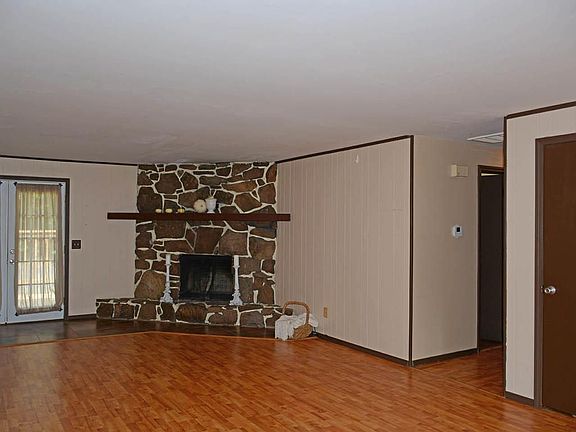 3rd image of 2653 W Blackburn Dr
