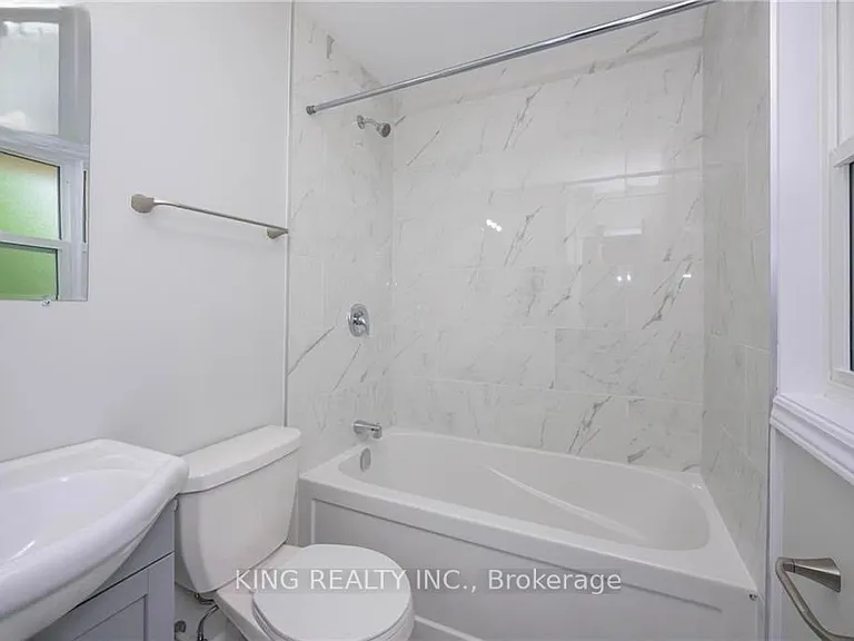 1224 Oxford St E — Photo 21