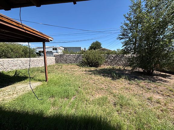 4th image of 950 Glendale Dr