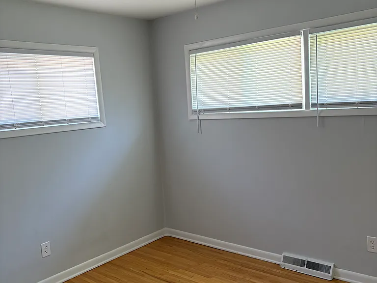 129 E Ohio St — Photo 13