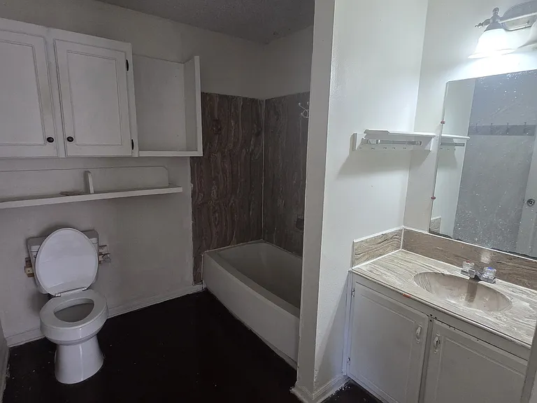 202 Belgium St #C — Photo 3
