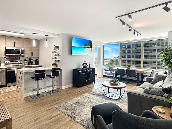 3rd image of 3550 N Lake Shore Dr APT 817